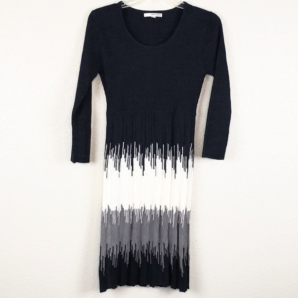 Studio one color block knit sweater dress - Picture 3 of 6